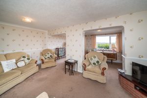 LOUNGE/DINER- click for photo gallery
